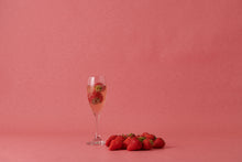 画像をギャラリービューアに読み込む, 完熟いちごリキュールBERRY HOLIC